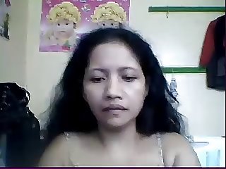 Josie 42 Pinay Cam MILF